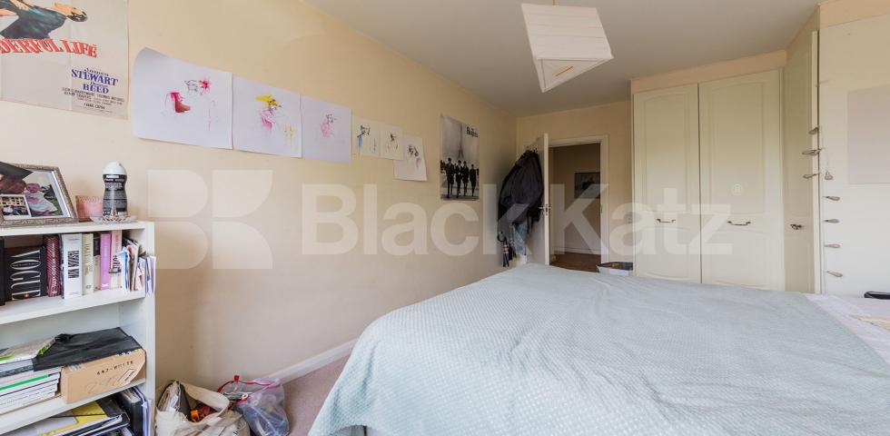 Fantastic spacious two bed mins to tube & shops  Pemberton Gardens, Archway